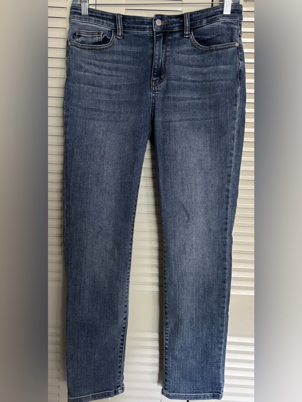 Judy Blue Mid Rise Classic Slim Fit Jeans Medium Wash 13/31 Excellent - Picture 2 of 14